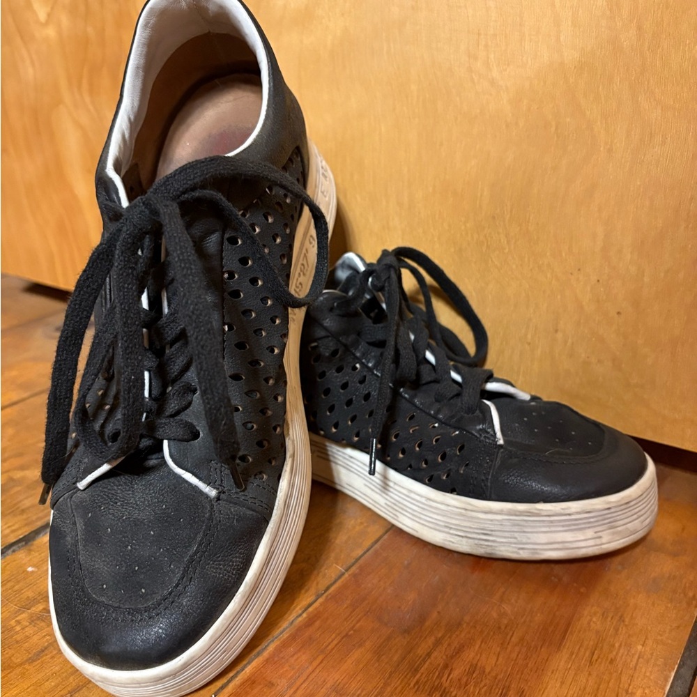 A.S.98 Black Sneakers Minimalist Low-Top Design